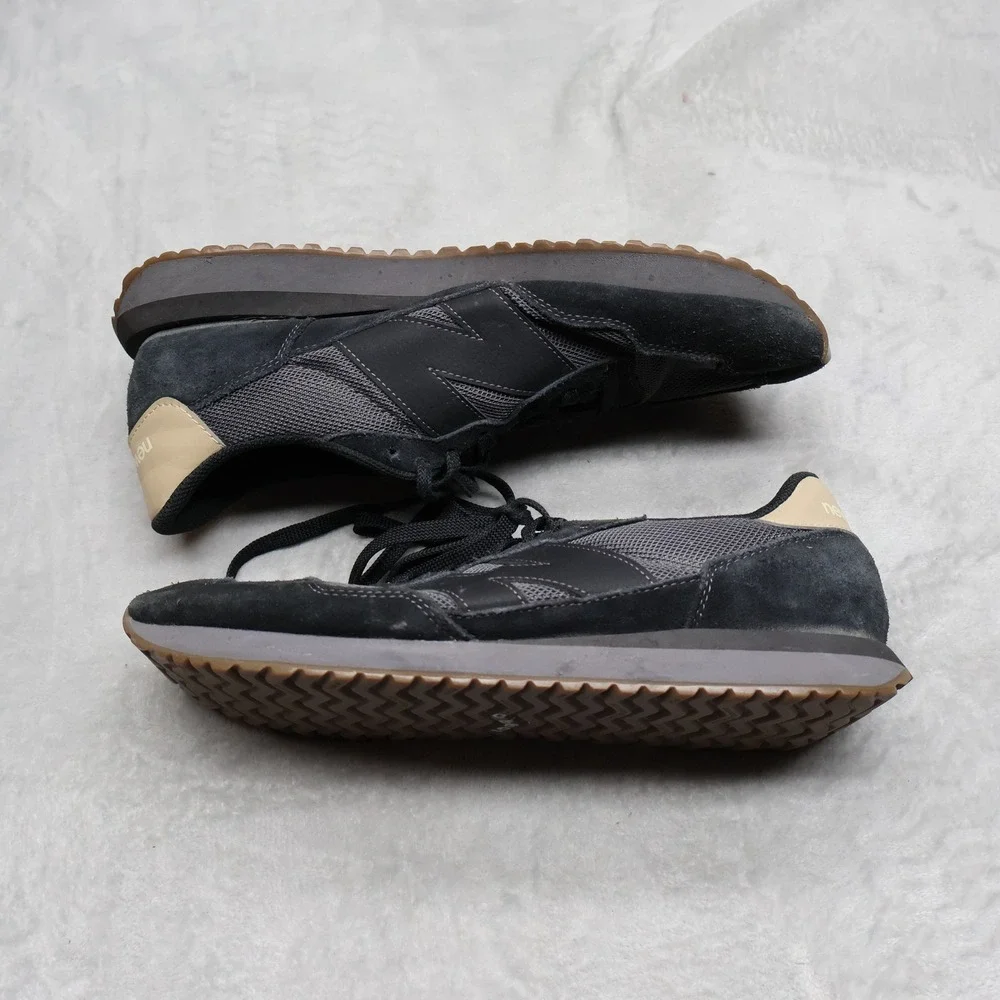 New Balance couple blemish
